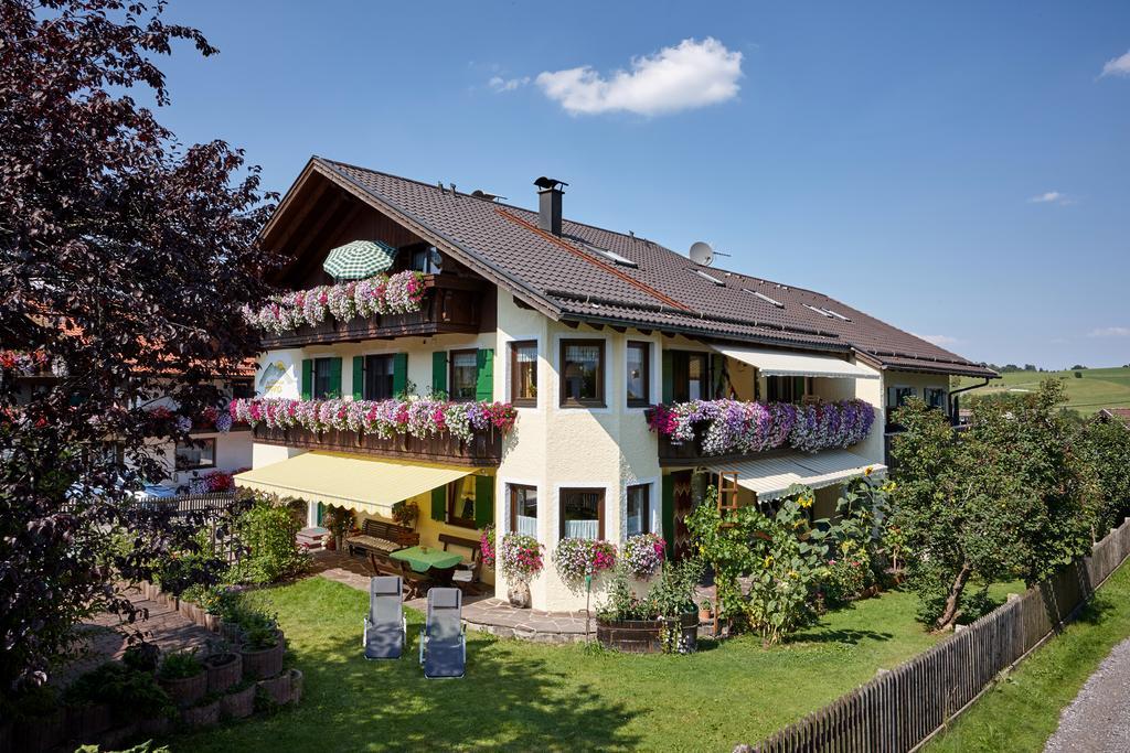 Gaestehaus Alpina Bad Kohlgrub Exterior photo
